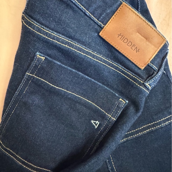 HIDDEN Dark wash cargo jeans - women’s 28 - Picture 6 of 9